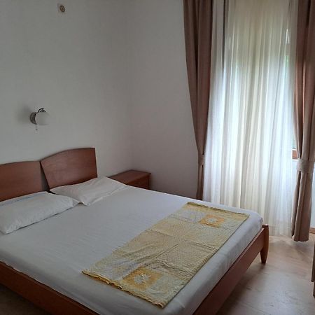 Apartments Petrovic Tivat Exterior photo
