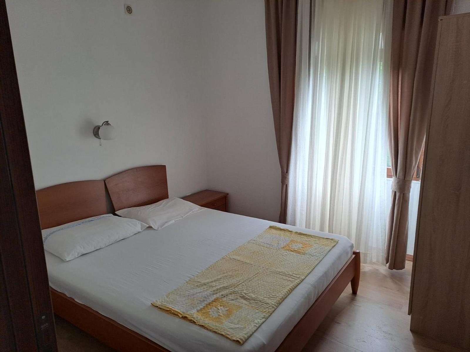 Apartments Petrovic Tivat Exterior photo
